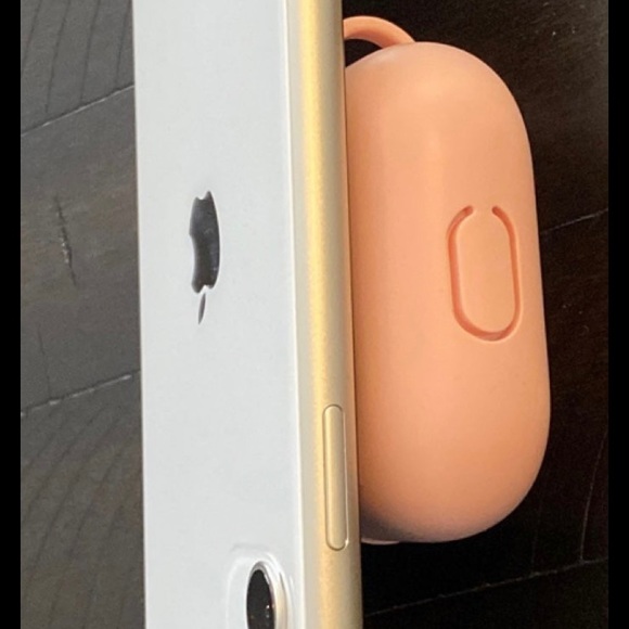 **SOLD**iPhone 11 64gb - Picture 8 of 9